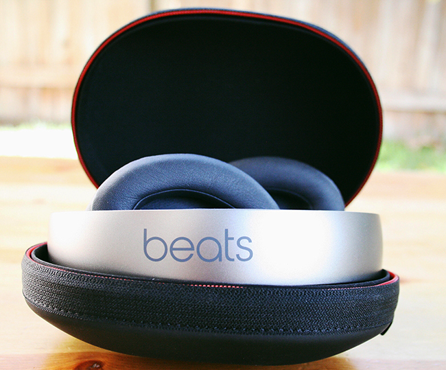 beats headphones in box